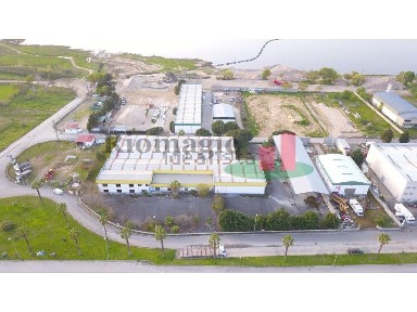 Armazém à venda em Chamusca