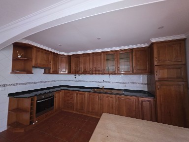 Arrendamento de apartamento T3 na Rua de Atenas