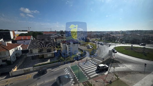 Arrendamento de apartamento T2 na Rua Vitorino Fróis