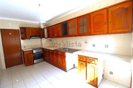 Arrendamento de apartamento T3 na Rua João Cabral