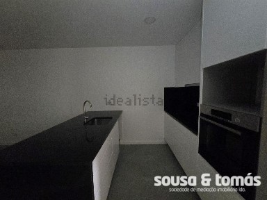 Arrendamento de apartamento T2 na Rua 31 de Janeiro, 28