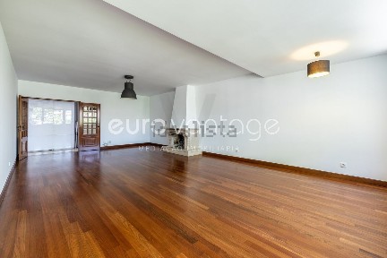 Arrendamento de apartamento T3 em São Francisco - Estádio