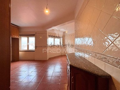Arrendamento de apartamento T3 na Rua da Rosa