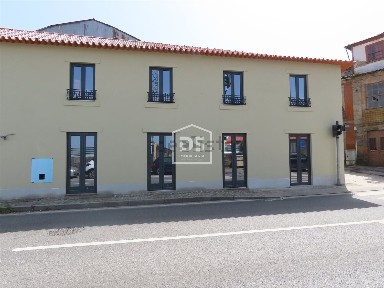 Arrendamento de espaço comercial em Penafiel