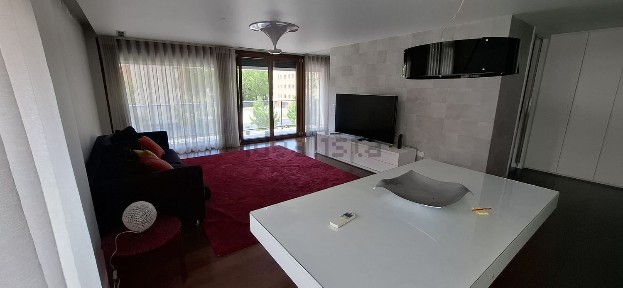 Arrendamento de apartamento T3 na Avenida Engenheiro Adelino Amaro da Costa