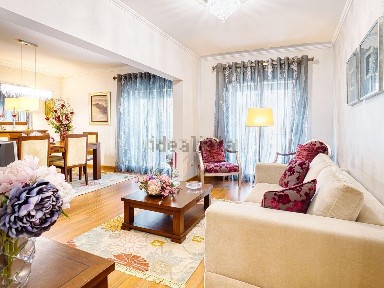 Arrendamento de apartamento T2 na Rua Sub-Vila, 35