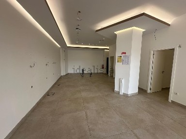 Arrendamento de espaço comercial em Paredes