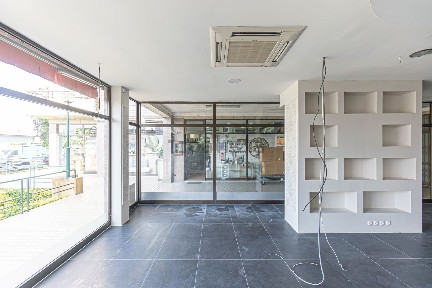 Arrendamento de espaço comercial na Rua da Restauração s/n