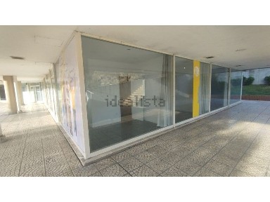 Arrendamento de espaço comercial na Areinho - Quebrantões