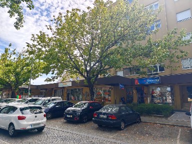 Tabacaria, papelaria para trespasse na Avenida Fabril do Norte, 1345