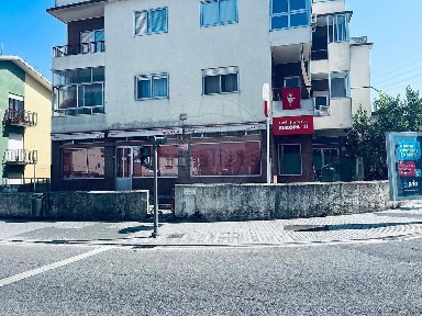 Arrendamento de espaço comercial na Quinta Nova