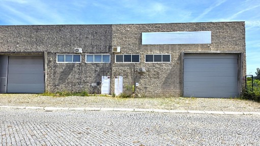 Arrendamento de armazém na Rua Cesário Verde s/n