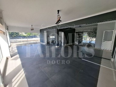Muro, Avenida São Cristovão
