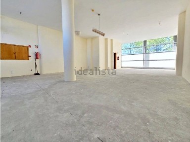 Arrendamento de espaço comercial na Rua De José Andrade Maia, 131