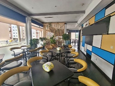 Arrendamento de espaço comercial na Rua Maria Lamas