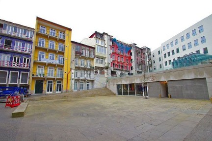 Arrendamento de espaço comercial na Rua Trindade Coelho, 10