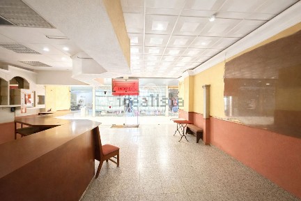 Arrendamento de espaço comercial na Praça de Mouzinho de Albuquerque, 136