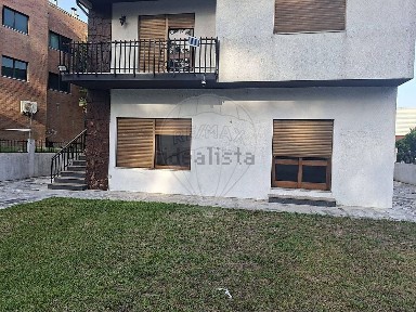 Arrendamento de espaço comercial na Rua Marcelino de Jesus Rocha