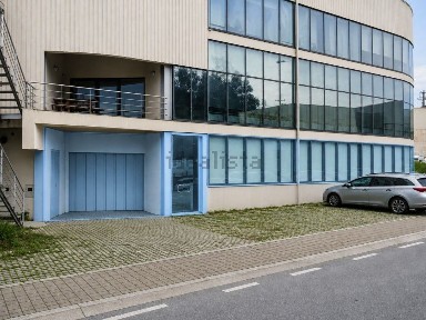 Arrendamento de armazém na Rua de Manuel Sousa Moreira Cruz