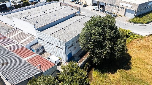 Arrendamento de armazém na Rua Xisto