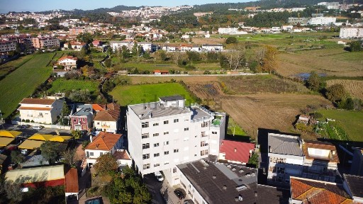 Arrendamento de espaço comercial na Rua Doutor Severiano