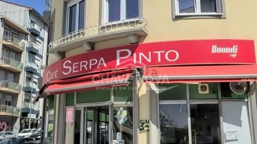 Cafetaria, restaurante para trespasse na Rua de Serpa Pinto