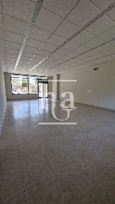 Arrendamento de espaço comercial na Rua Novais da Cunha
