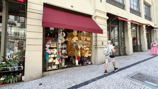 Loja para trespasse na Rua de Alexandre Braga