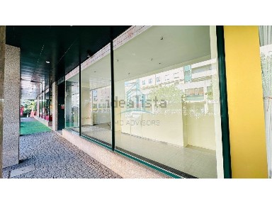 Arrendamento de espaço comercial na Pinheiro Manso