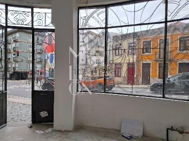 Arrendamento de espaço comercial na Rua de Camões s/n