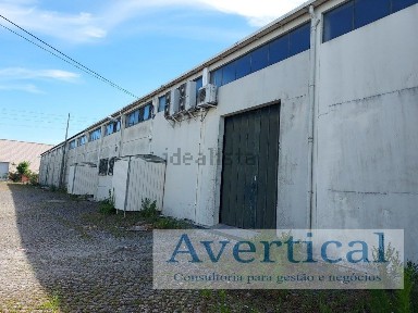 Arrendamento de armazém em Folgosa