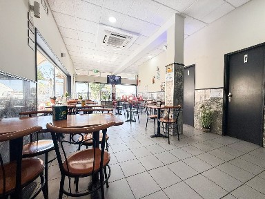 Snack bar, cafetaria para trespasse na Rua Elias Garcia