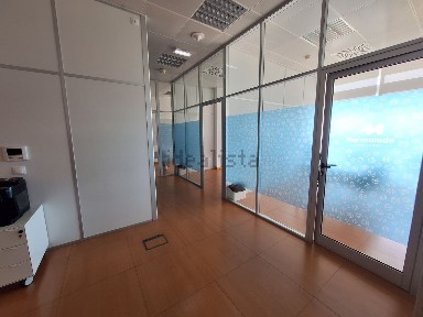 Arrendamento de escritório privado na Rua Marcos de Assunção, 6
