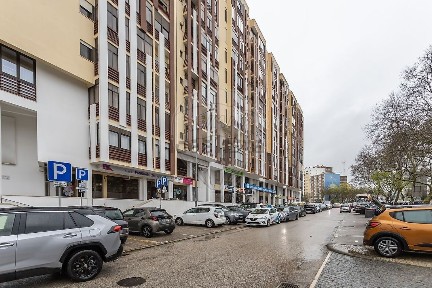 Arrendamento de escritório na Rua Frederico Pinheiro