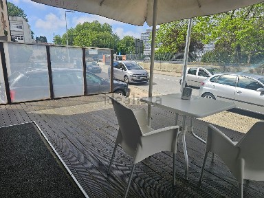 Padaria, cafetaria para trespasse na Rua de Sarmento de Beires s/n
