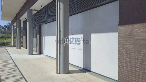 Arrendamento de espaço comercial na Rua Joaquim Dias Almeida