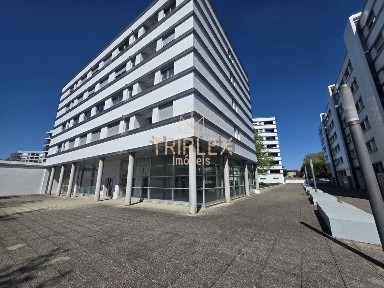 Arrendamento de espaço comercial em Castêlo da Maia