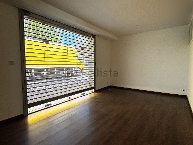 Arrendamento de espaço comercial na Praça da Corujeira