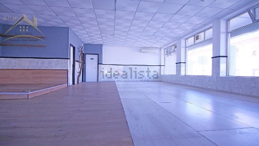 Arrendamento de espaço comercial na Rua Central do Paiço, 10