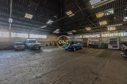 Arrendamento de espaço comercial ou armazém na Rua do Carvalhido