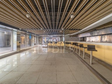 Arrendamento de espaço comercial na Avenida da Boavista