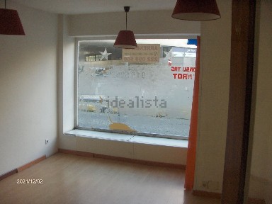 Arrendamento de espaço comercial na Rua de Júlio Dinis