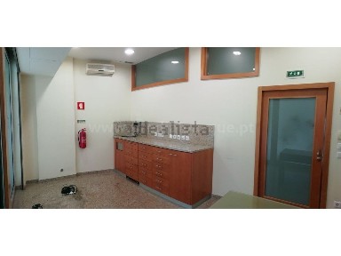 Arrendamento de espaço comercial na Serralves