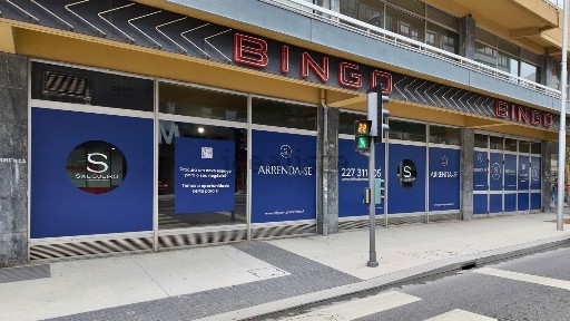 Arrendamento de espaço comercial na Avenida da Boavista, 4