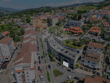 Arrendamento de espaço comercial na Avenida Primeiro de Maio