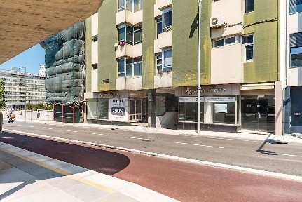 Arrendamento de espaço comercial na Avenida da Boavista
