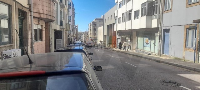 Arrendamento de espaço comercial na Rua da Boavista