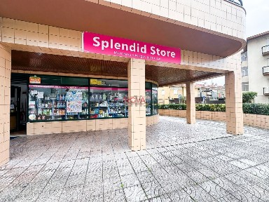 Supermercado para trespasse na Rua Primavera
