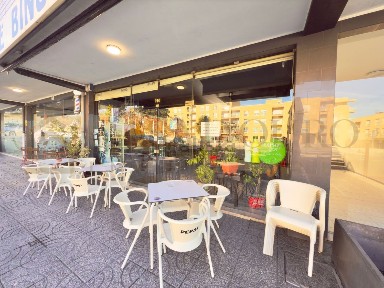Pub, snack bar para trespasse na Rua Herdades