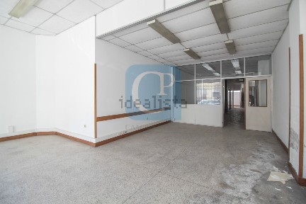 Arrendamento de espaço comercial na Rua João das Regras, 152